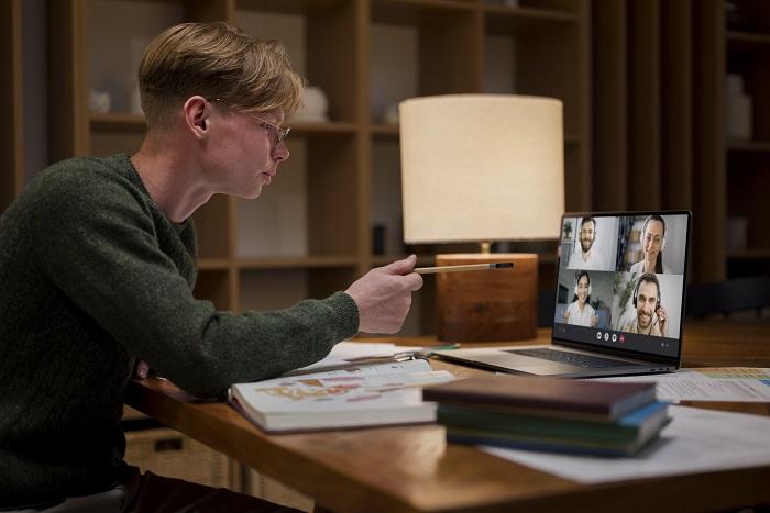 CPD Online vs In-Person Learning: Which is Better for Your Career